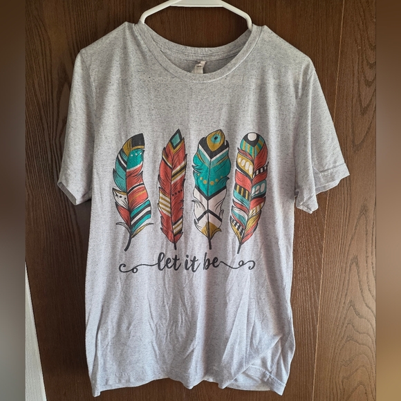 Tops - Gray Feather Print T-Shirt